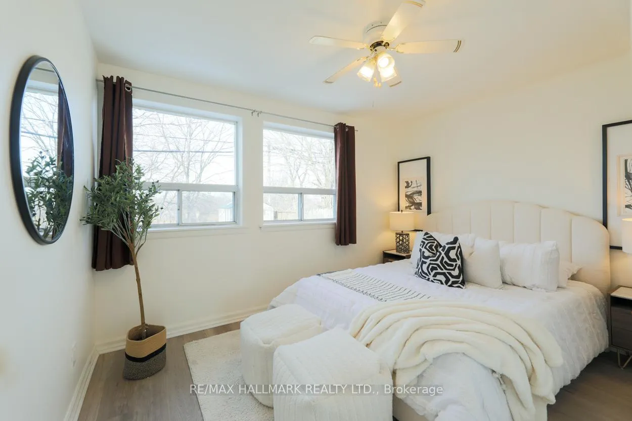 Photo 10 of 152 Santamonica Boulevard, Scarborough, Clairlea-Birchmount — HOMEH