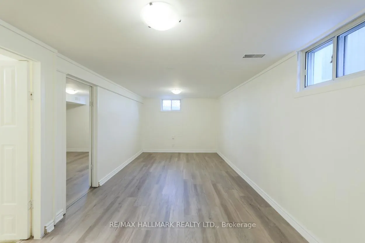 Photo 16 of 152 Santamonica Boulevard, Scarborough, Clairlea-Birchmount — HOMEH