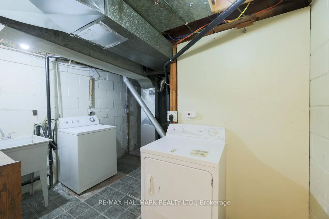 Photo 20 of 152 Santamonica Boulevard, Scarborough, Clairlea-Birchmount — HOMEH