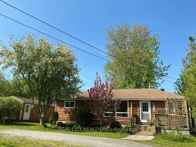 Photo 3 of 848 Crescent Beach Road NW, Georgina, Historic Lakeshore Communities — HOMEH
