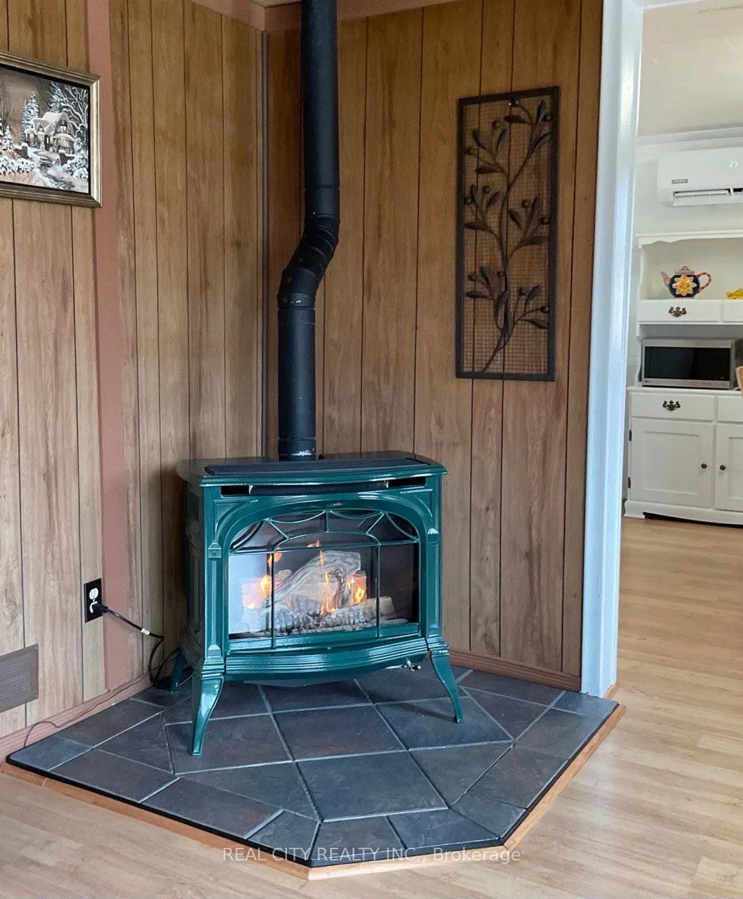 Photo 6 of 848 Crescent Beach Road NW, Georgina, Historic Lakeshore Communities — HOMEH