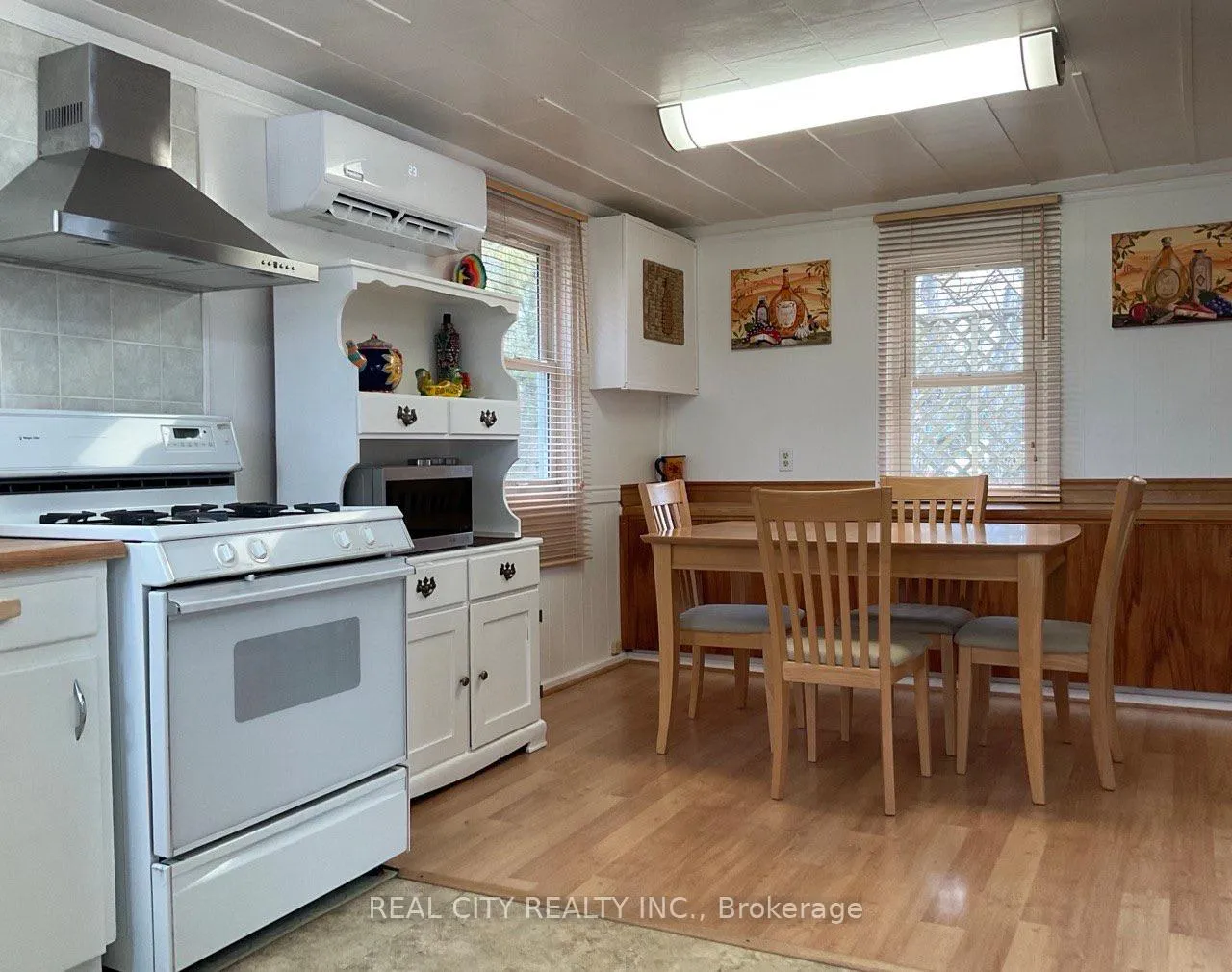 Photo 9 of 848 Crescent Beach Road NW, Georgina, Historic Lakeshore Communities — HOMEH