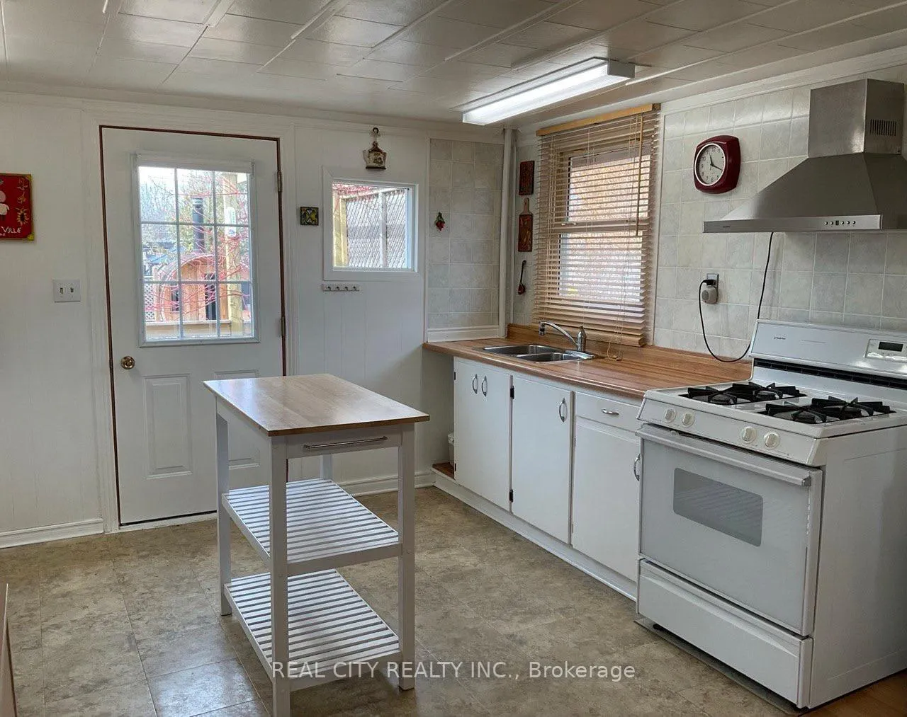 Photo 10 of 848 Crescent Beach Road NW, Georgina, Historic Lakeshore Communities — HOMEH