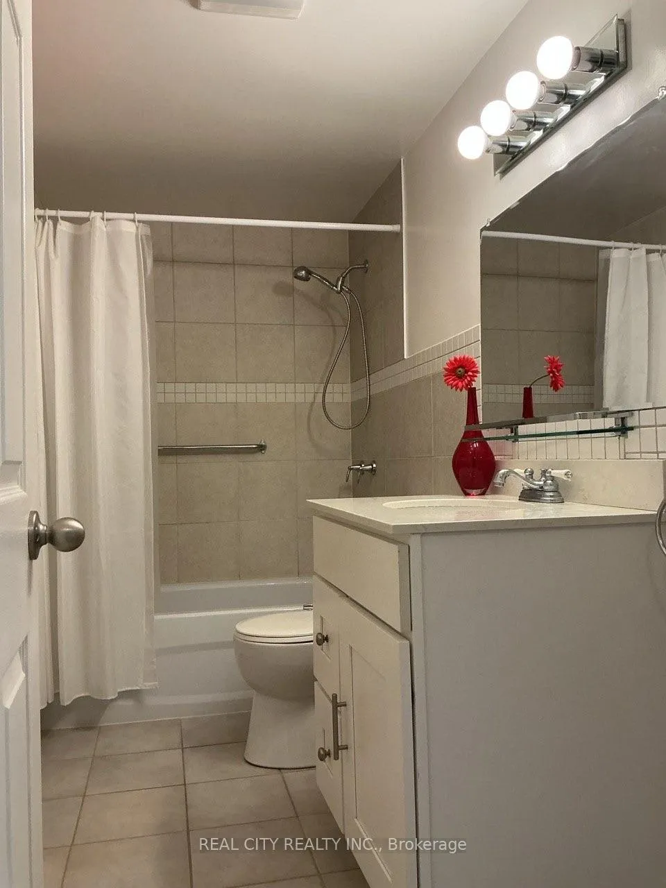 Photo 14 of 848 Crescent Beach Road NW, Georgina, Historic Lakeshore Communities — HOMEH