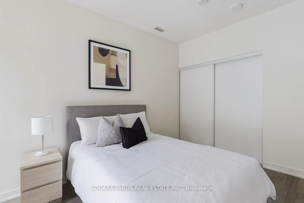 Photo 3 of Unit 818, 120 Broadway Avenue, Toronto, Mount Pleasant West — HOMEH