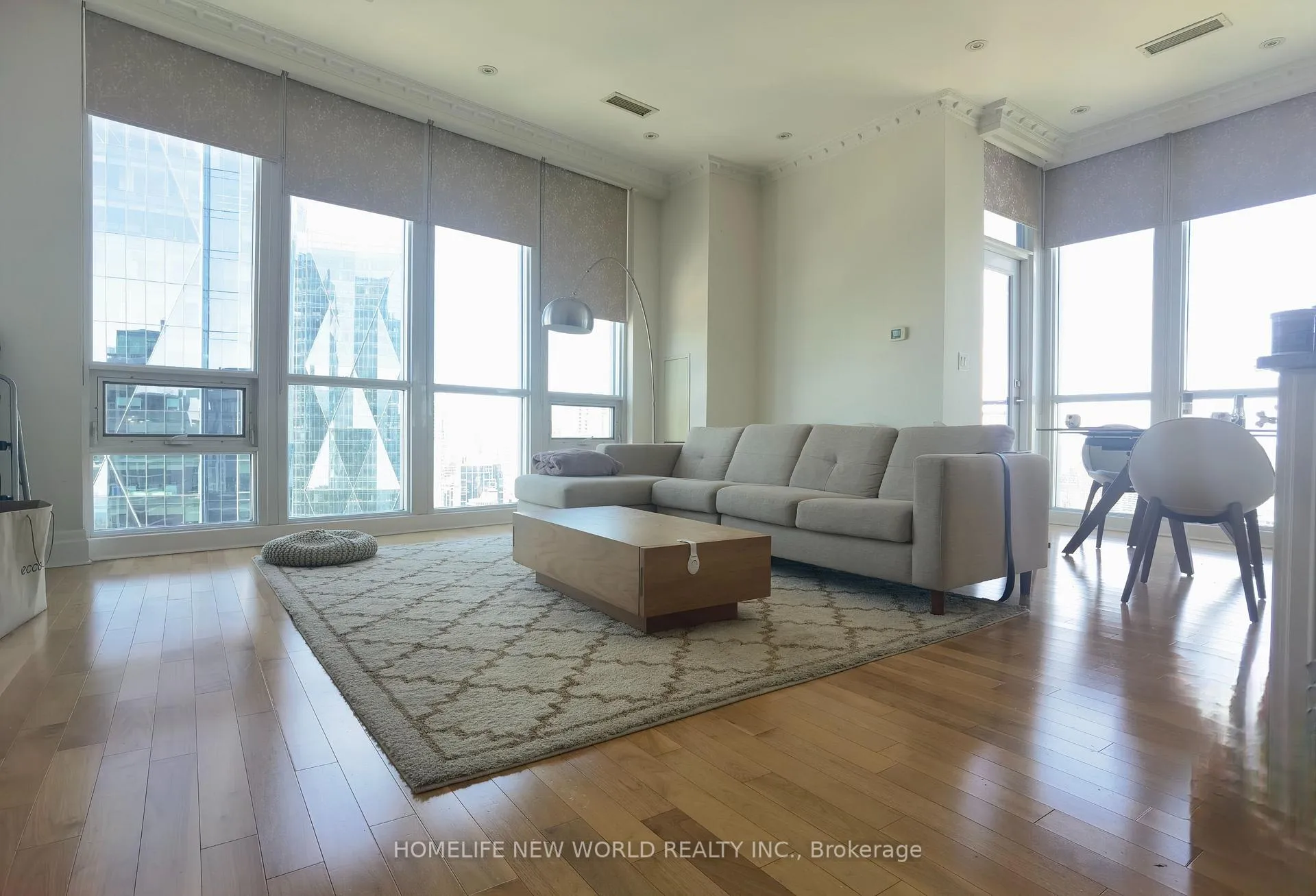 Photo 2 of Unit 5303, 16 Harbour Street, Toronto, Waterfront Communities — HOMEH