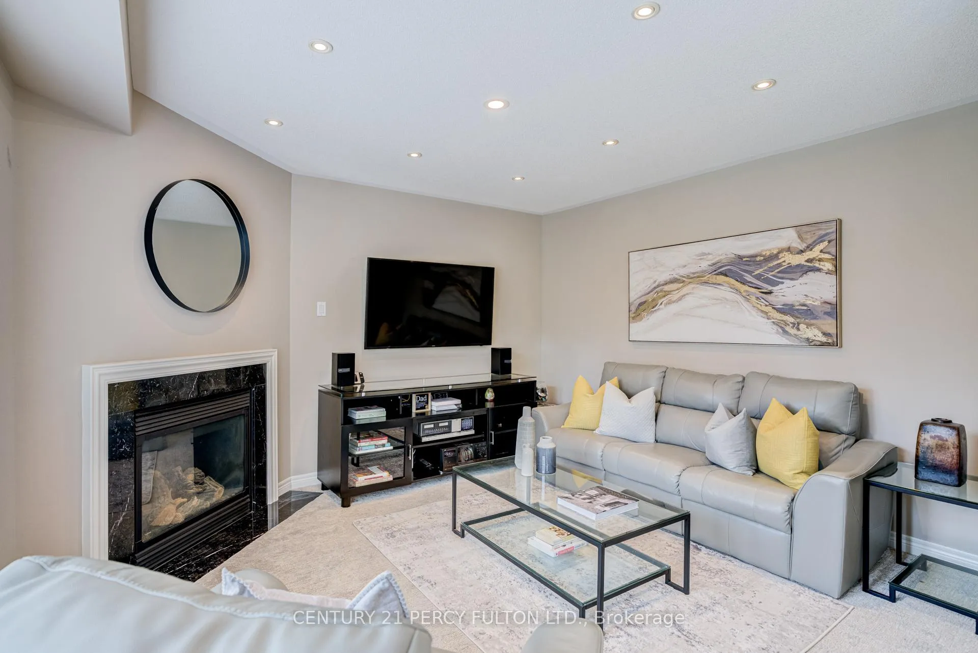 Photo 9 of 4 Taverner Crescent, Ajax, Northwest Ajax — HOMEH