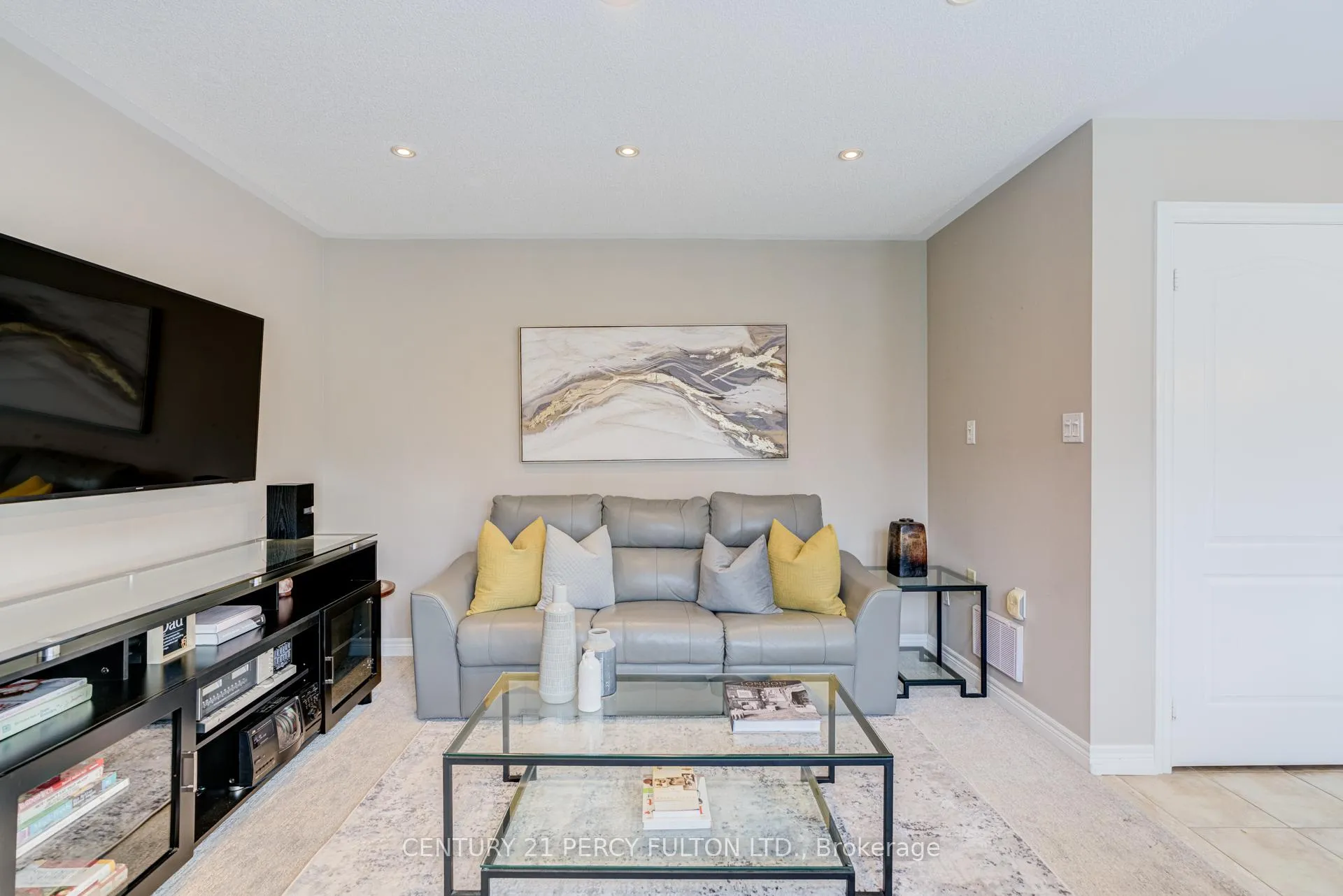 Photo 10 of 4 Taverner Crescent, Ajax, Northwest Ajax — HOMEH