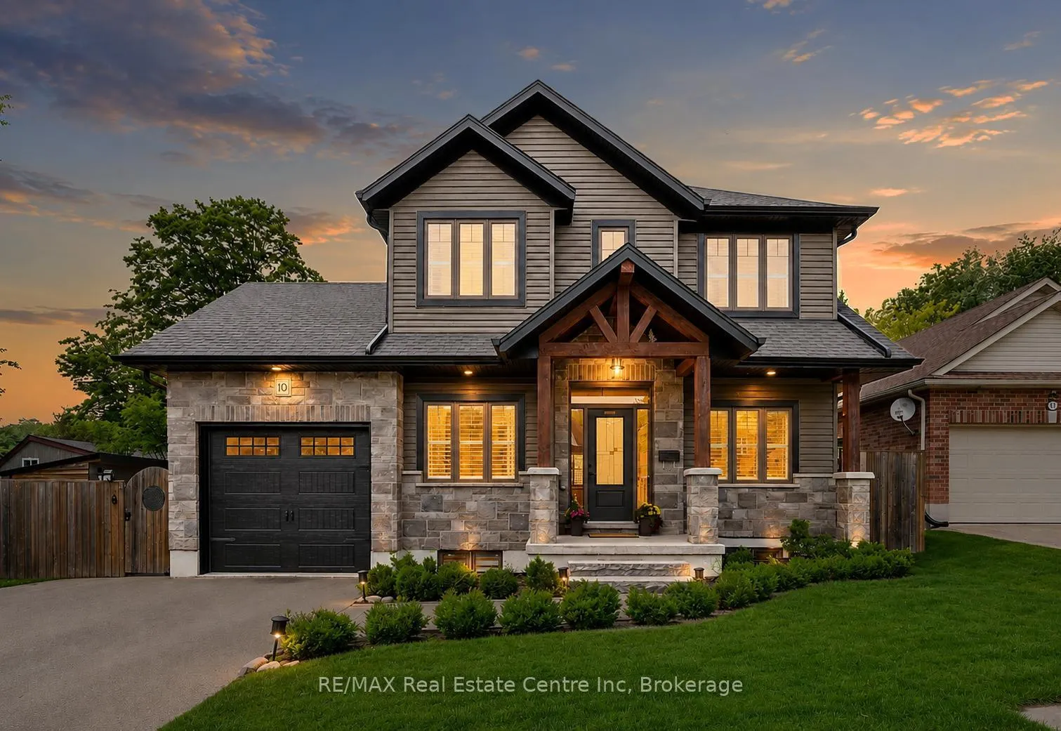 Photo 1 of 10 Craighead Drive, Centre Wellington, Fergus — HOMEH
