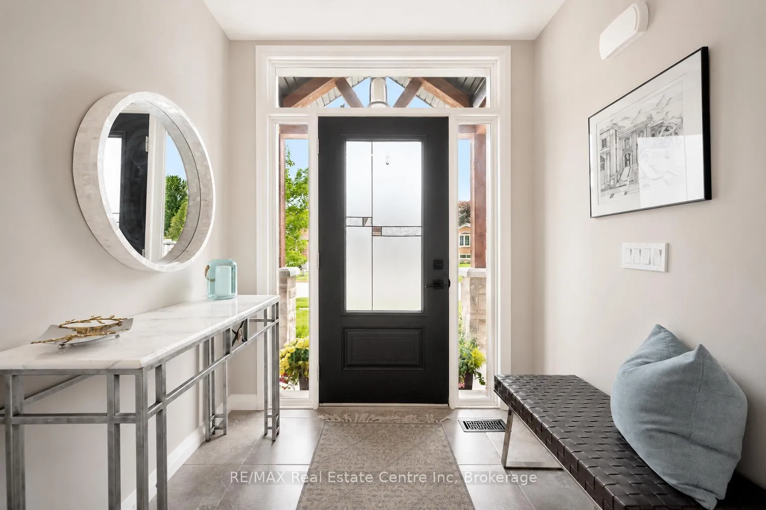 Photo 3 of 10 Craighead Drive, Centre Wellington, Fergus — HOMEH