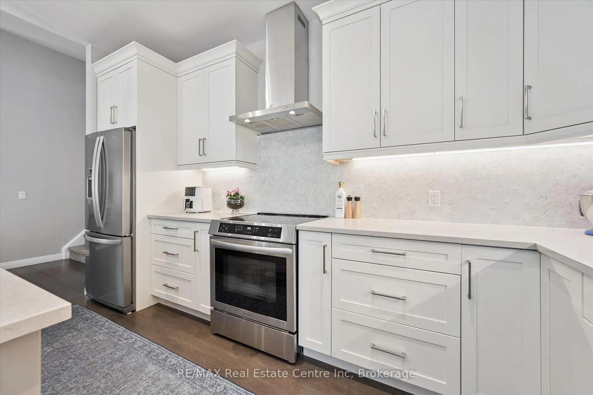 Photo 6 of 10 Craighead Drive, Centre Wellington, Fergus — HOMEH