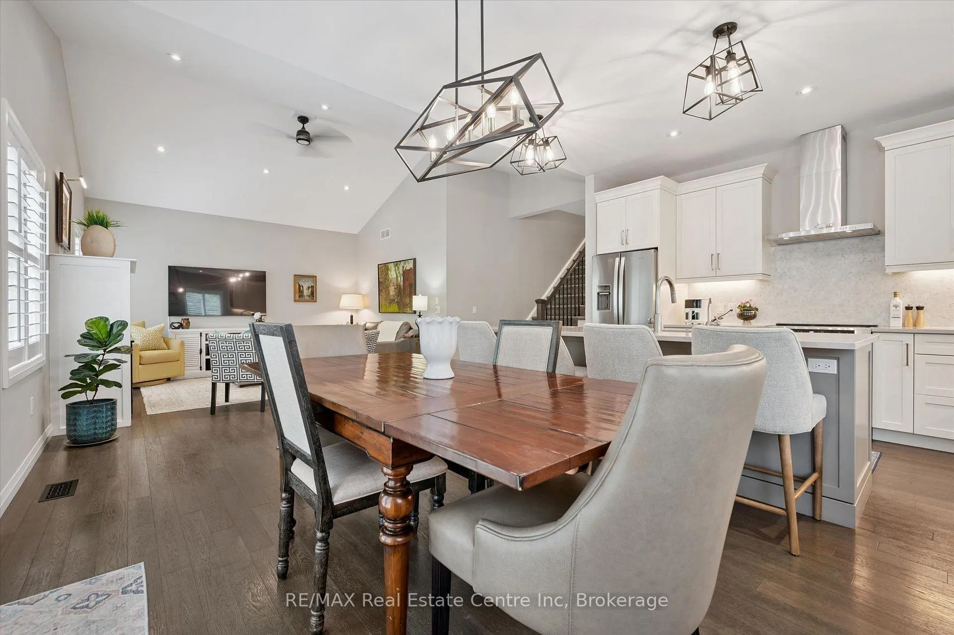 Photo 8 of 10 Craighead Drive, Centre Wellington, Fergus — HOMEH