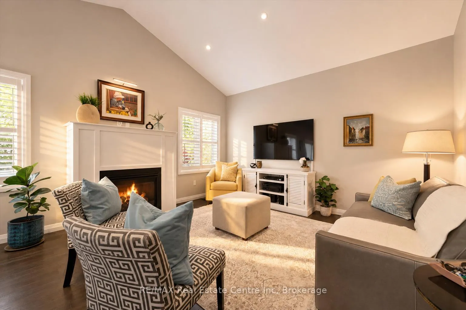 Photo 9 of 10 Craighead Drive, Centre Wellington, Fergus — HOMEH