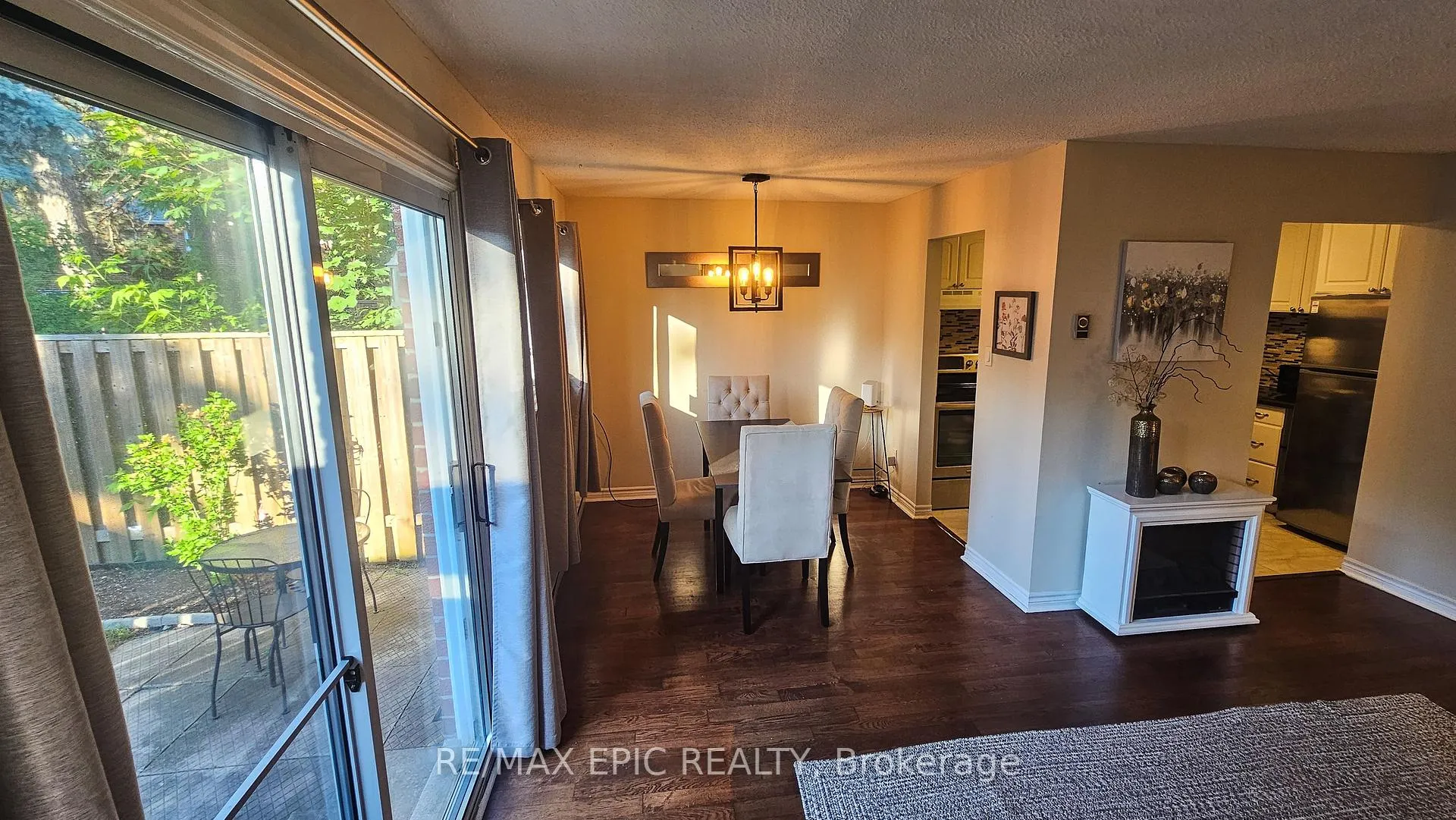 Photo 3 of Unit 385, 8 Reith Way, Markham, Aileen-Willowbrook — HOMEH