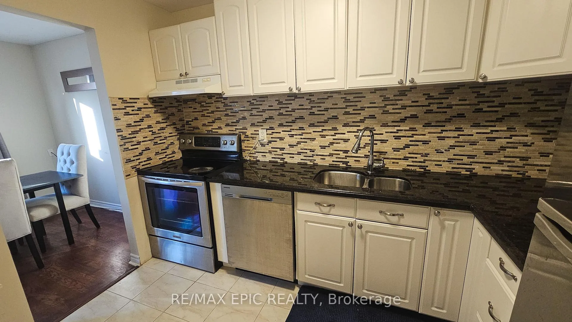 Photo 6 of Unit 385, 8 Reith Way, Markham, Aileen-Willowbrook — HOMEH