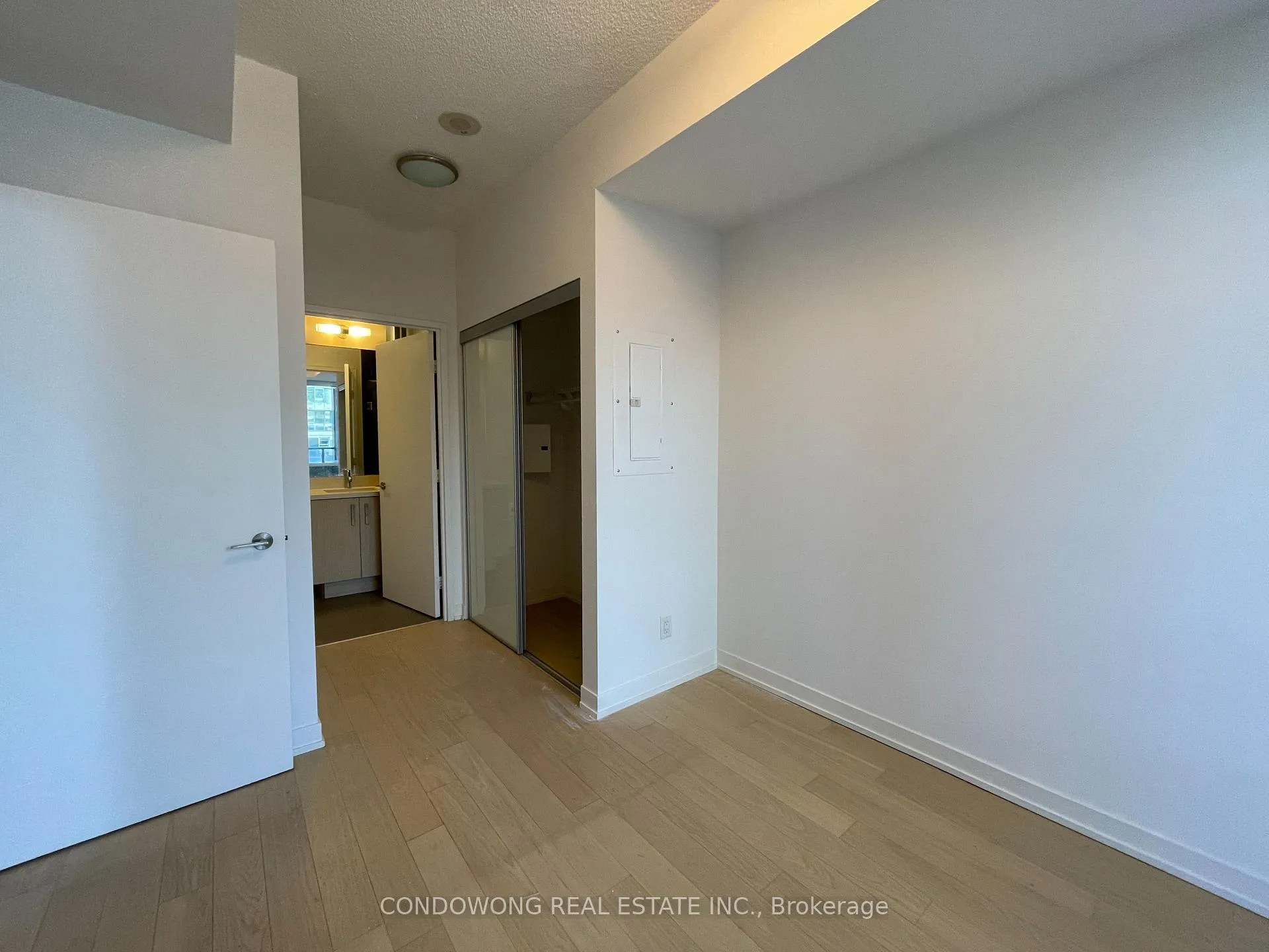 Photo 5 of Unit N706, 120 Bayview Avenue, Toronto, Waterfront Communities — HOMEH