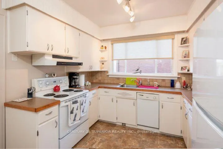 Photo 6 of 834 Syndicate Ave N, Thunder Bay, McKeller Park — HOMEH