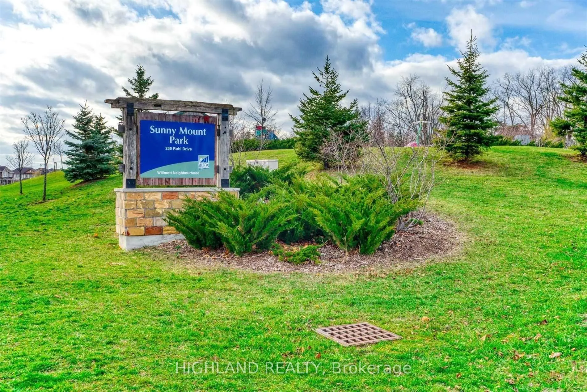 Photo 3 of 268 Ruhl Drive, Milton, Willmott — HOMEH