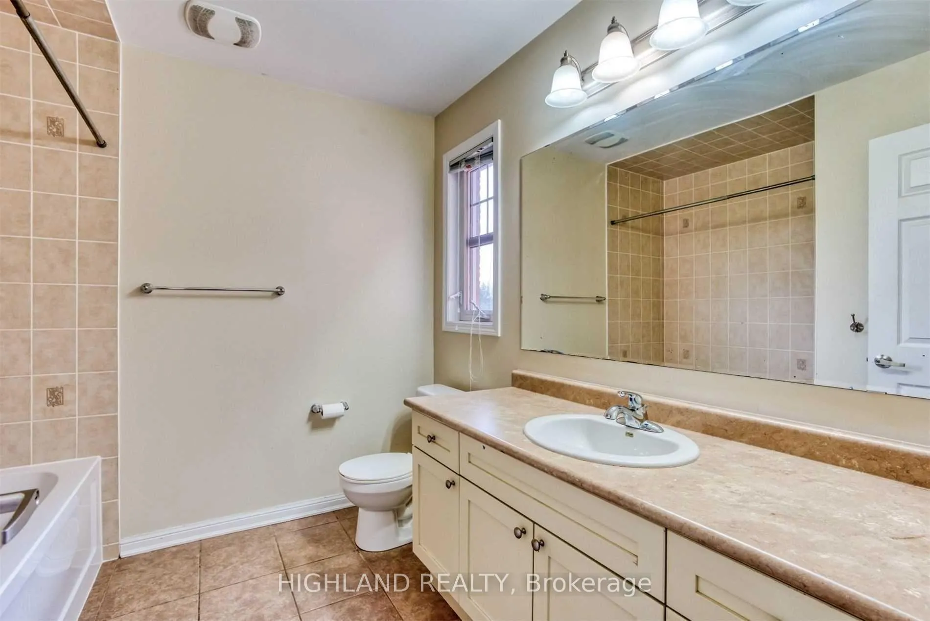 Photo 32 of 268 Ruhl Drive, Milton, Willmott — HOMEH