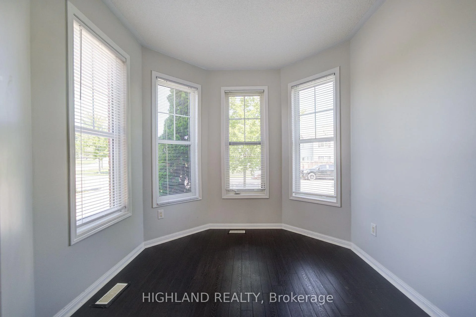 Photo 7 of 268 Ruhl Drive, Milton, Willmott — HOMEH