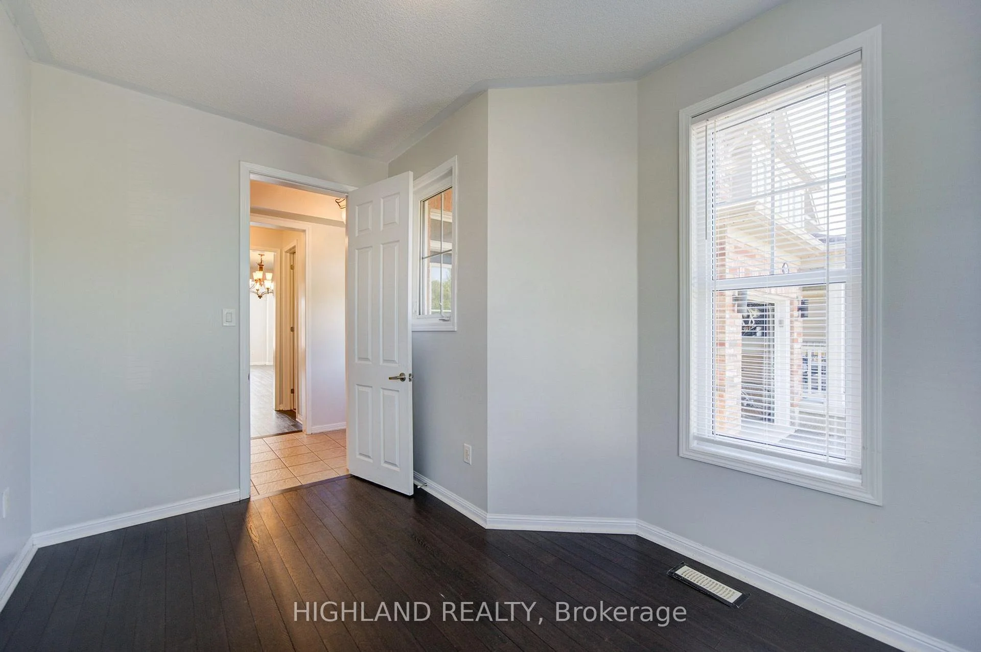 Photo 9 of 268 Ruhl Drive, Milton, Willmott — HOMEH