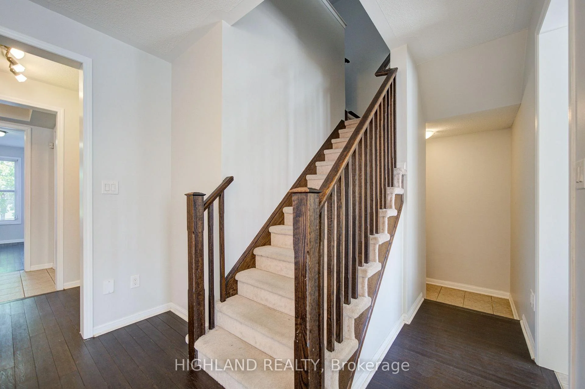 Photo 13 of 268 Ruhl Drive, Milton, Willmott — HOMEH