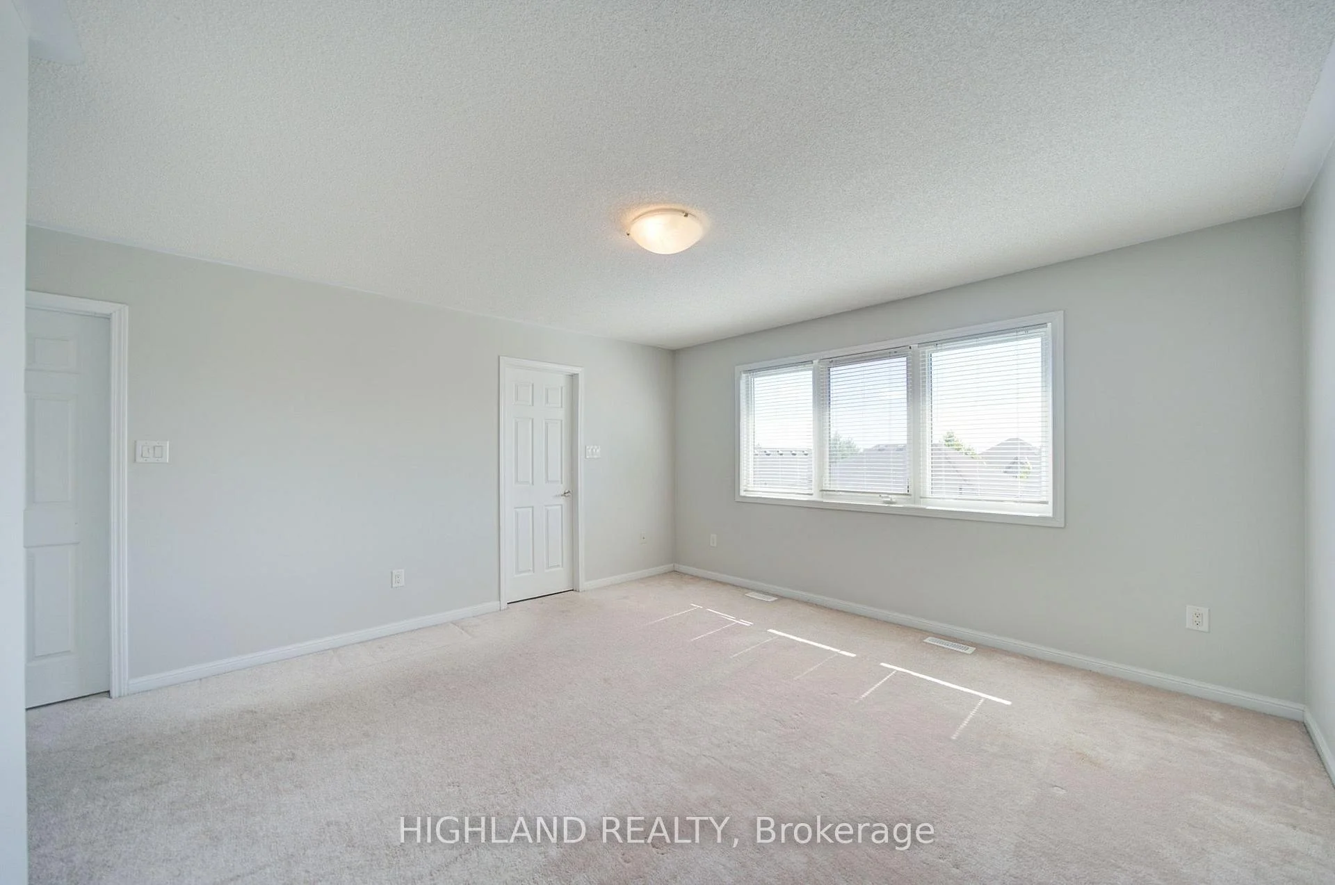 Photo 54 of 268 Ruhl Drive, Milton, Willmott — HOMEH