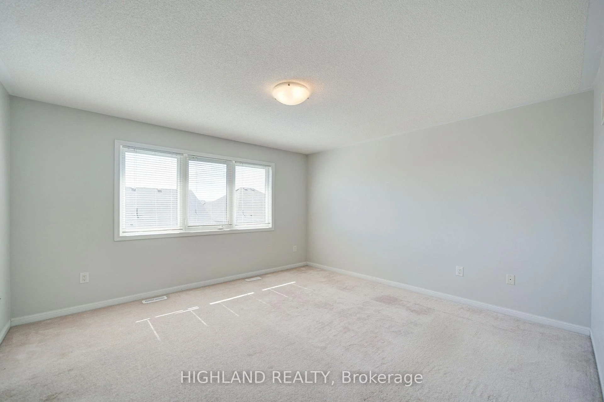 Photo 56 of 268 Ruhl Drive, Milton, Willmott — HOMEH