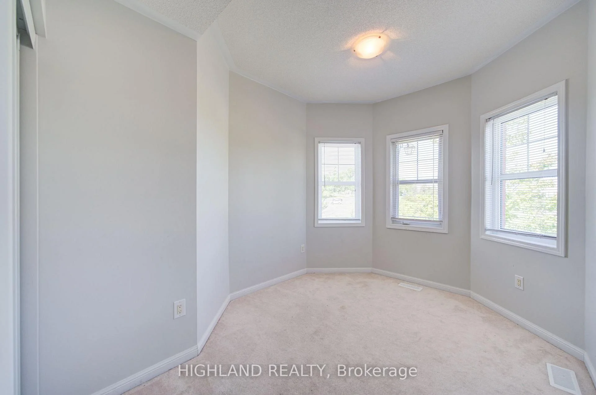 Photo 62 of 268 Ruhl Drive, Milton, Willmott — HOMEH