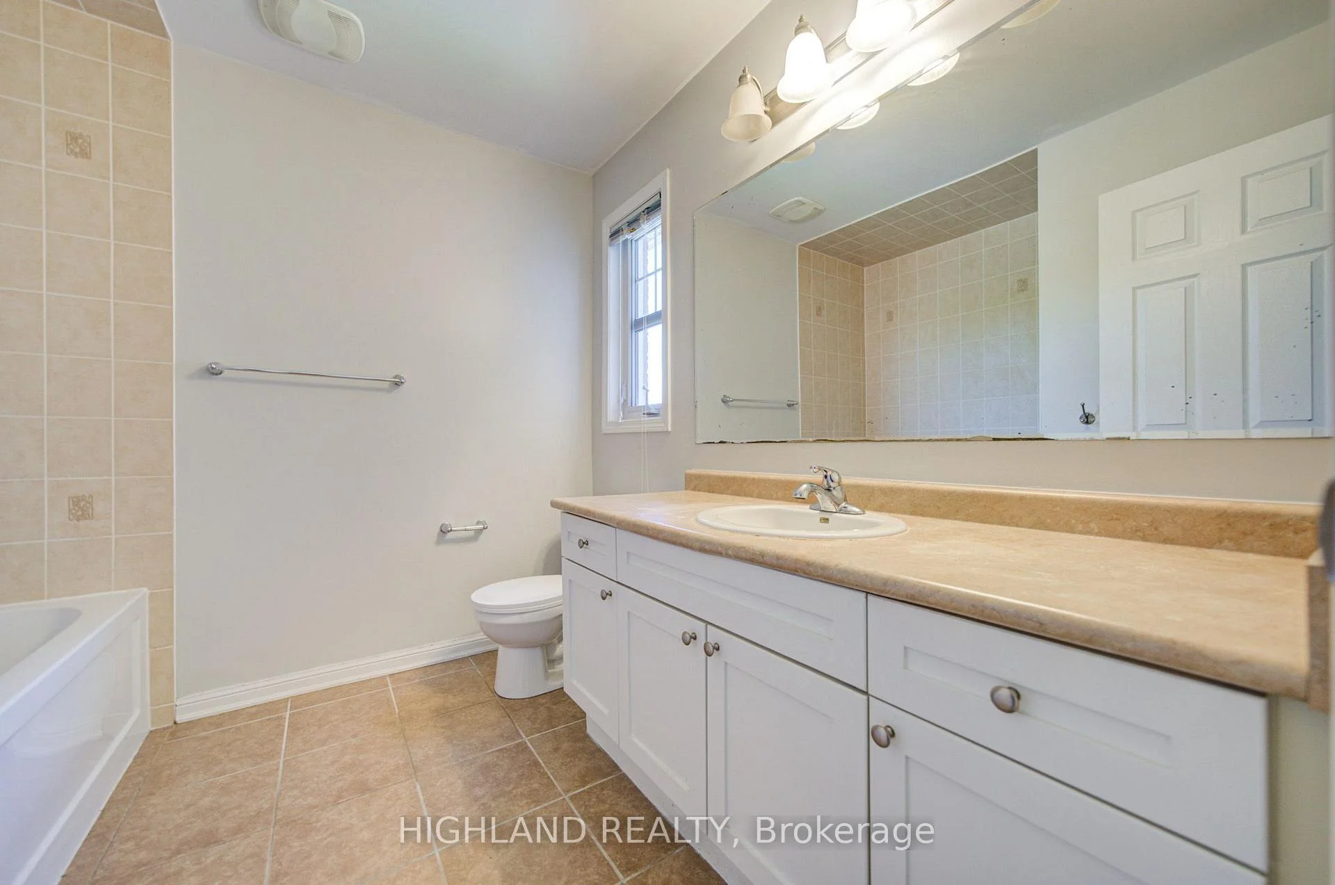 Photo 64 of 268 Ruhl Drive, Milton, Willmott — HOMEH