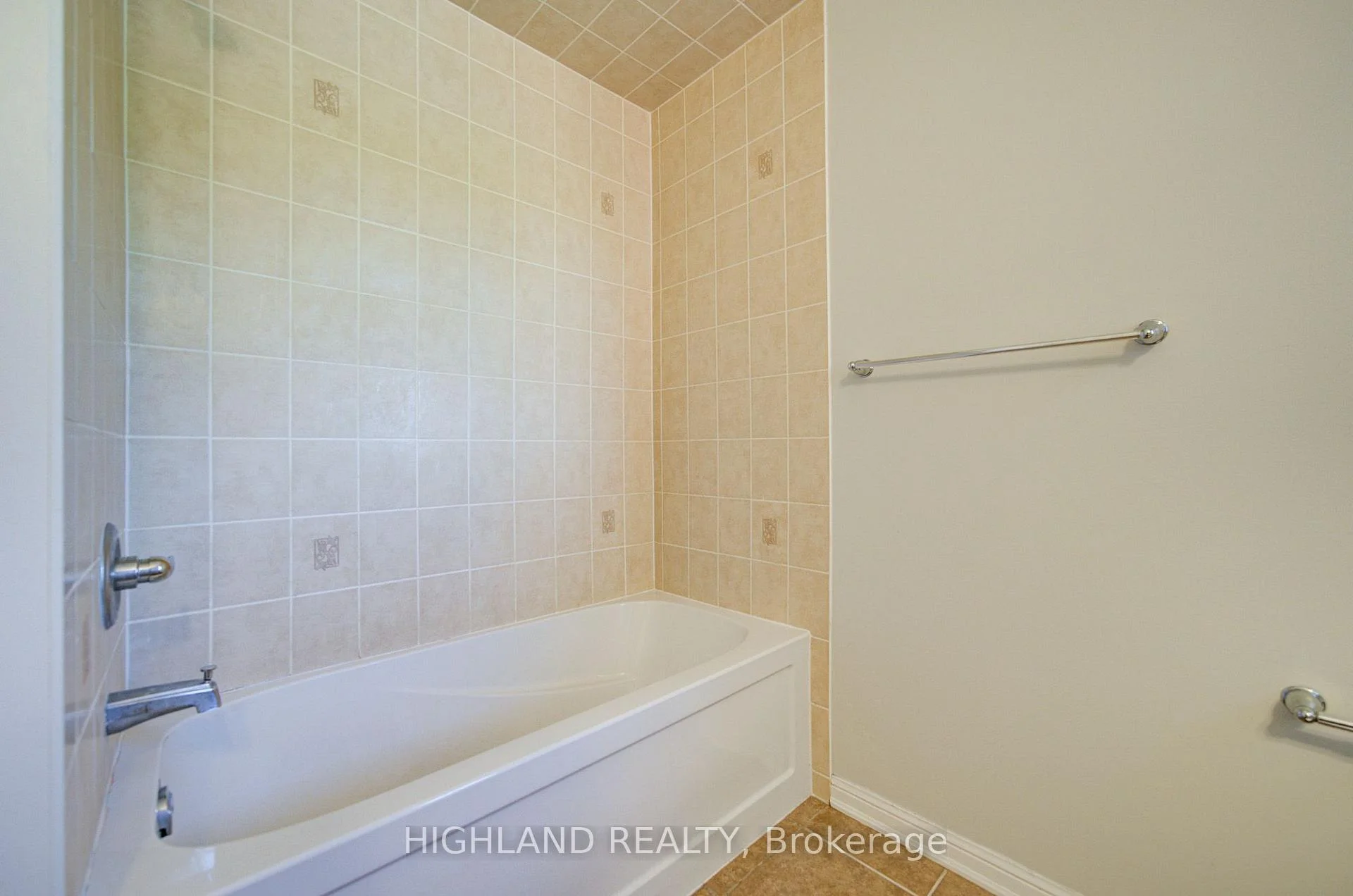 Photo 65 of 268 Ruhl Drive, Milton, Willmott — HOMEH