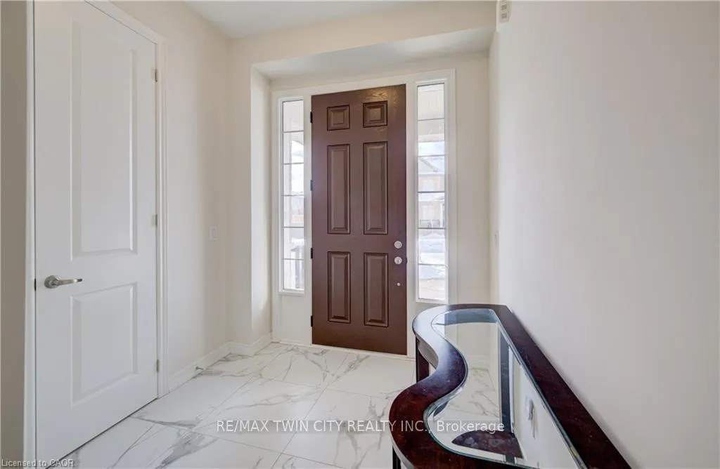 Photo 5 of 588 Beckview Crescent, Kitchener, Pioneer Park/Doon/Wyldwoods — HOMEH