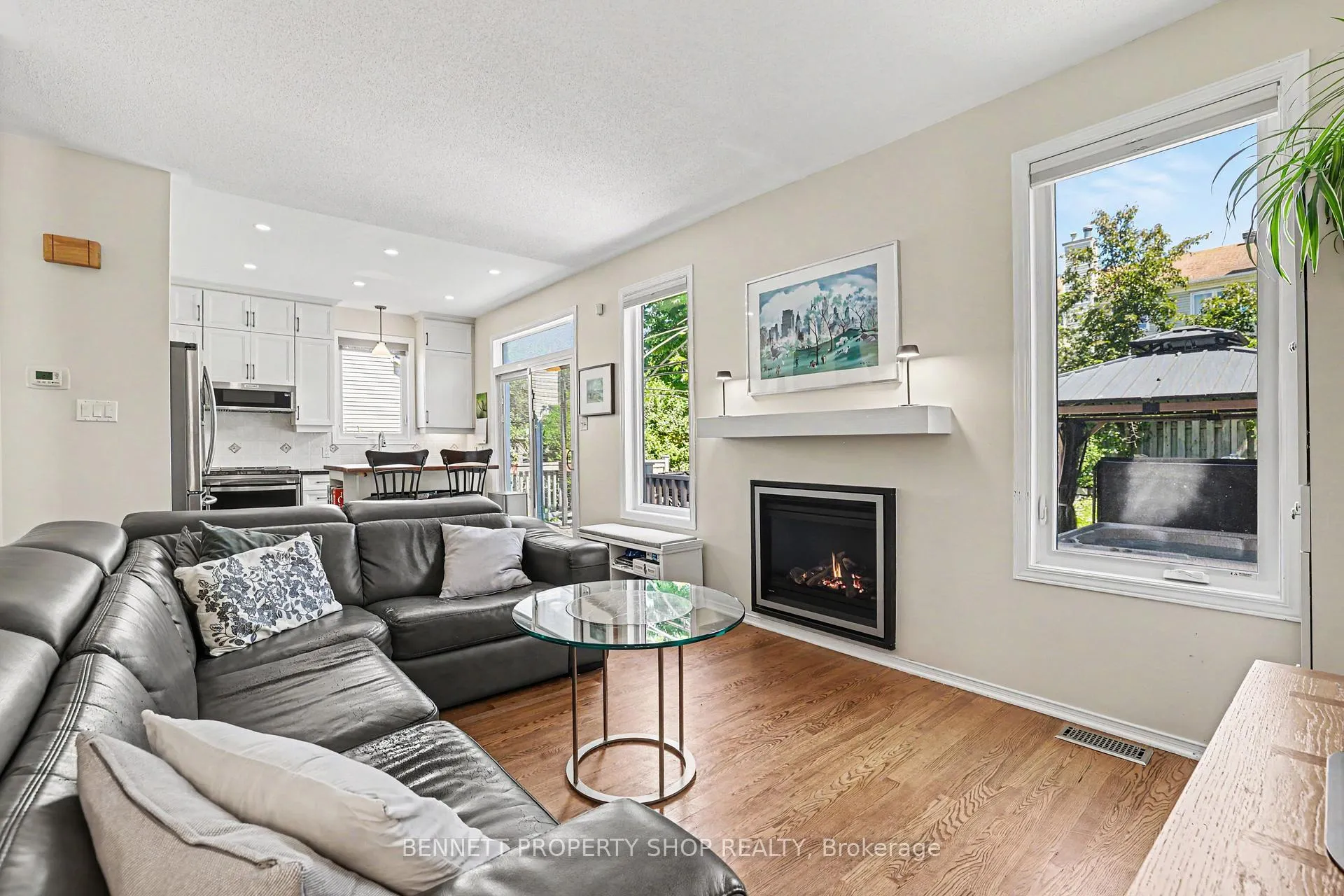 Photo 5 of 60 Apple Creek Crescent, Ottawa, Kanata - Emerald Meadows/Trailwest — HOMEH
