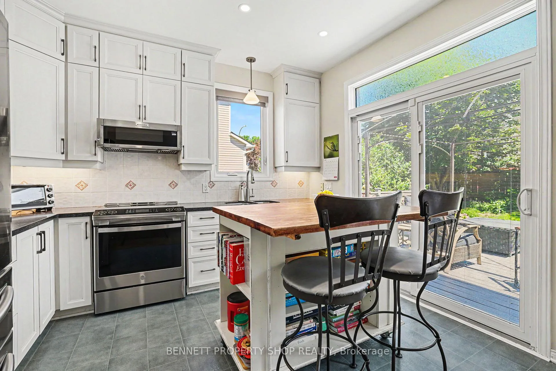Photo 7 of 60 Apple Creek Crescent, Ottawa, Kanata - Emerald Meadows/Trailwest — HOMEH