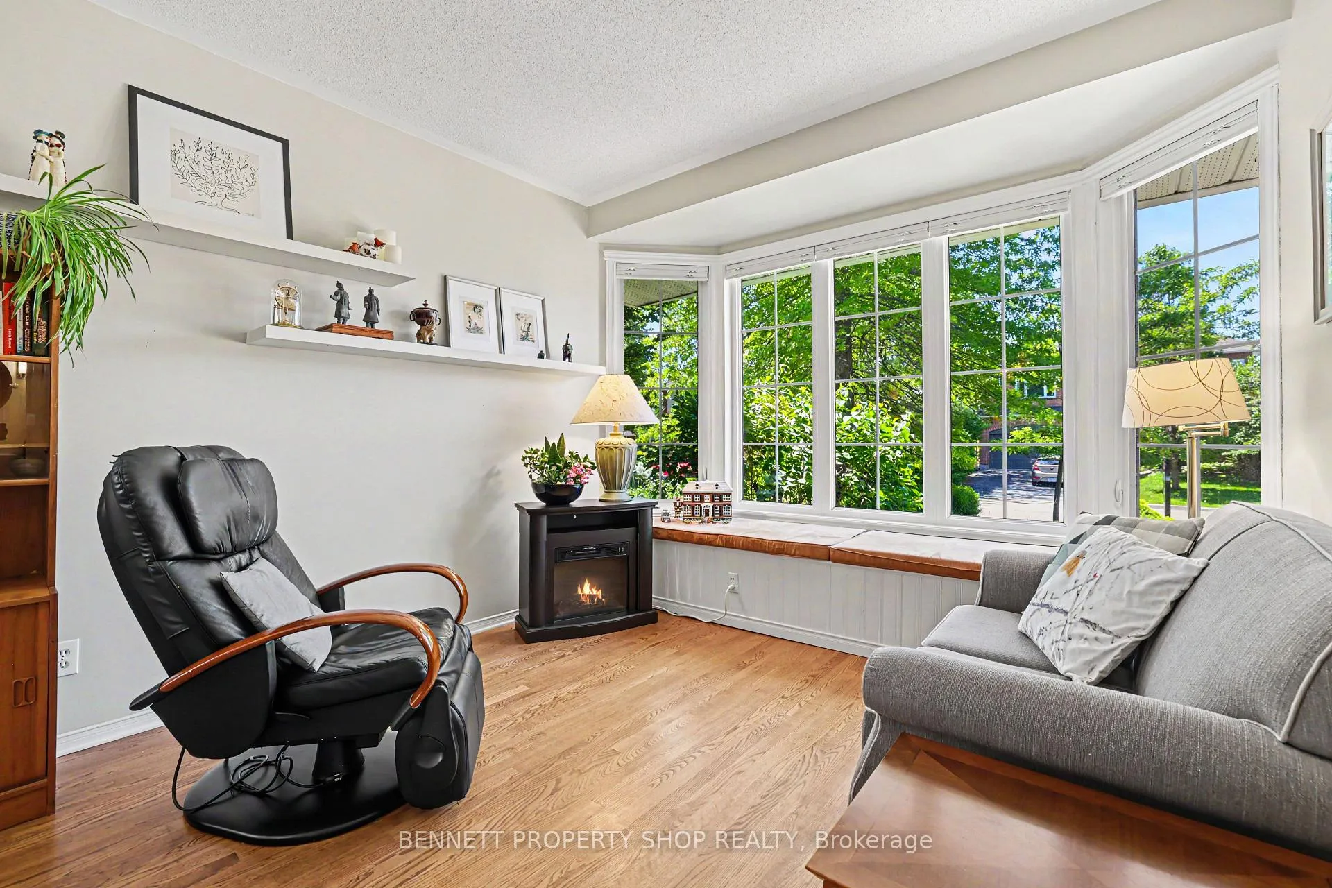 Photo 13 of 60 Apple Creek Crescent, Ottawa, Kanata - Emerald Meadows/Trailwest — HOMEH