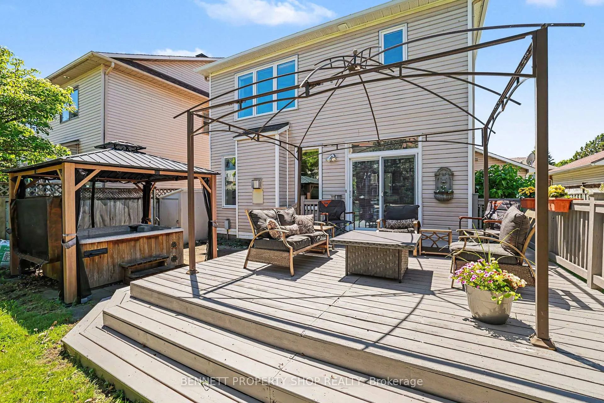 Photo 24 of 60 Apple Creek Crescent, Ottawa, Kanata - Emerald Meadows/Trailwest — HOMEH
