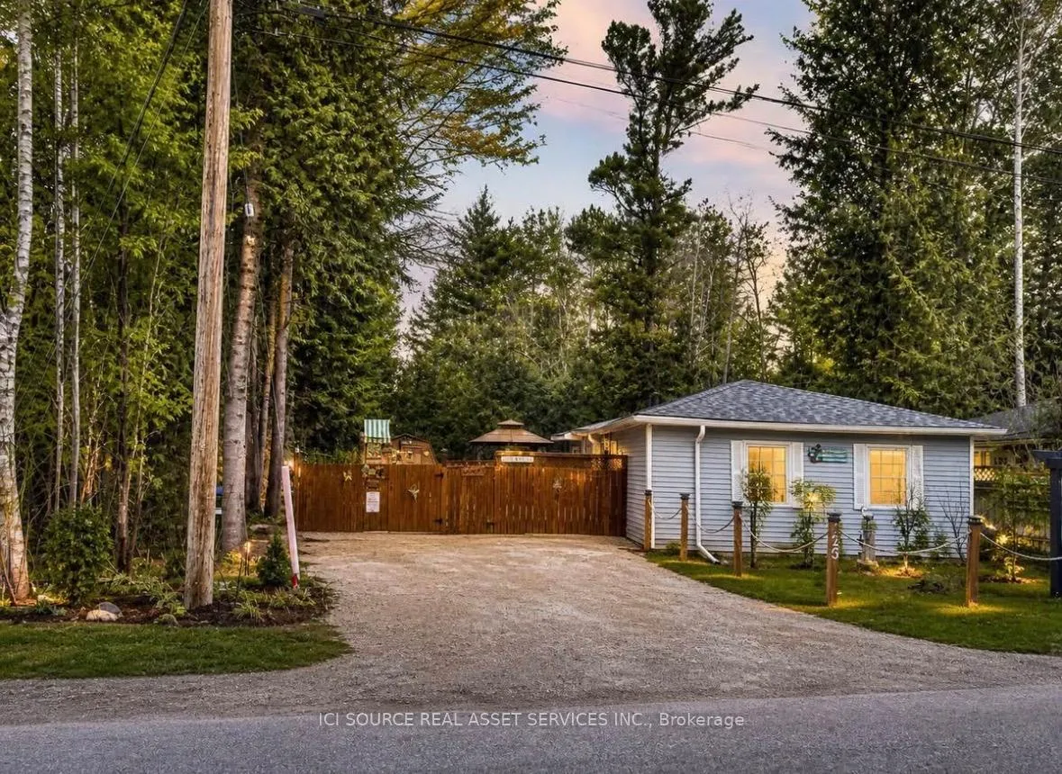 Photo 2 of 126 Pinecrest Avenue, Wasaga Beach — HOMEH