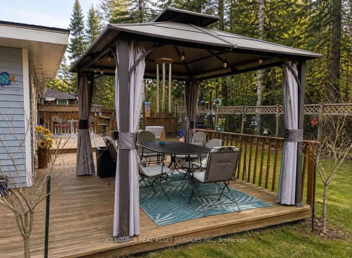 Photo 7 of 126 Pinecrest Avenue, Wasaga Beach — HOMEH