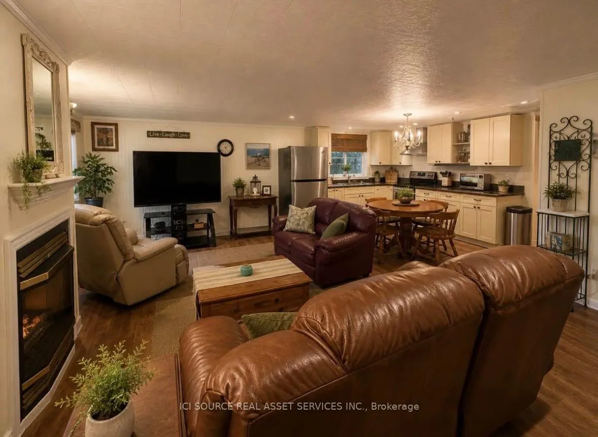 Photo 11 of 126 Pinecrest Avenue, Wasaga Beach — HOMEH