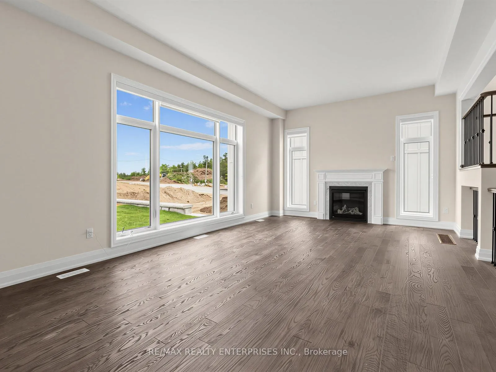 Photo 10 of 9 Herbert Avenue, Oro-Medonte, Rural Oro-Medonte — HOMEH