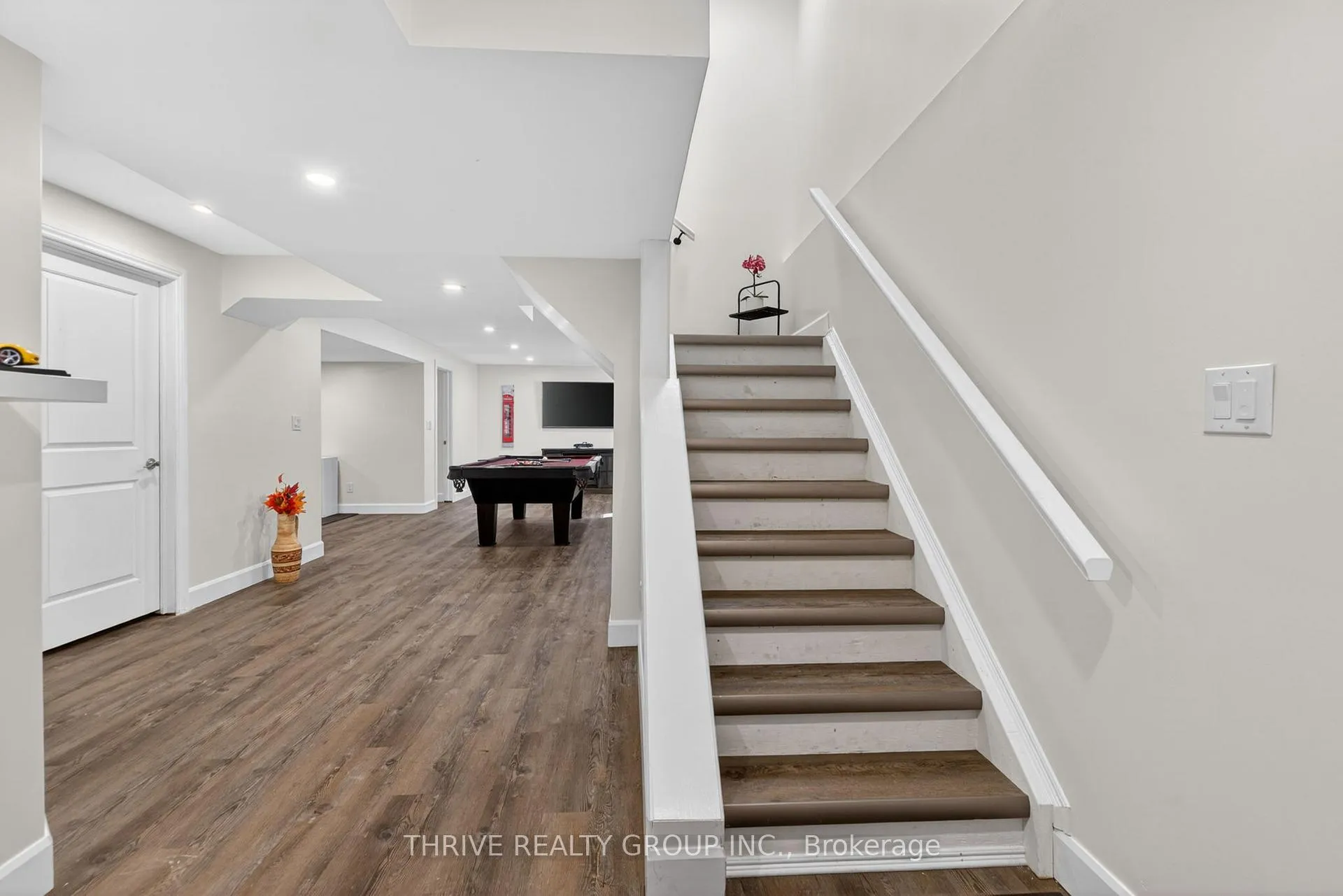 Photo 32 of 1296 Dyer Crescent, London, North S — HOMEH