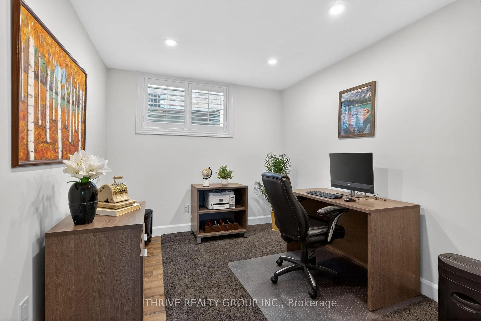 Photo 36 of 1296 Dyer Crescent, London, North S — HOMEH