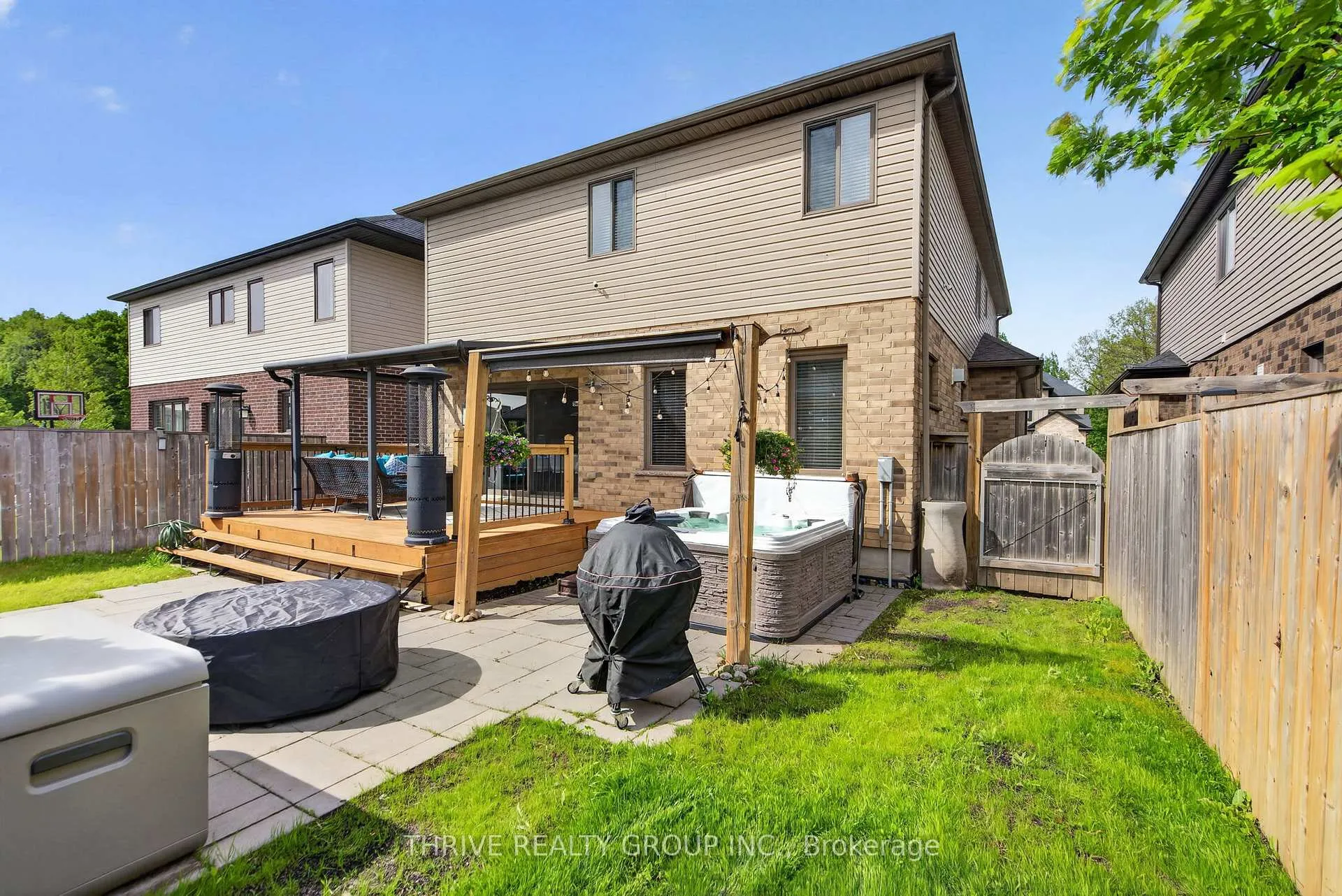 Photo 43 of 1296 Dyer Crescent, London, North S — HOMEH