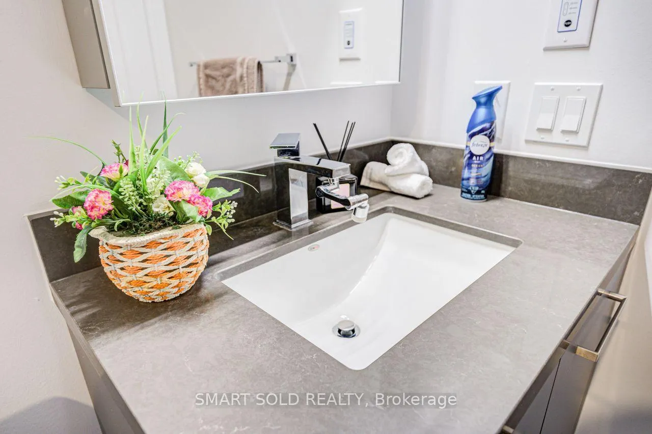 Photo 7 of Unit B 208, 38 Gandhi Lane, Markham, Commerce Valley — HOMEH