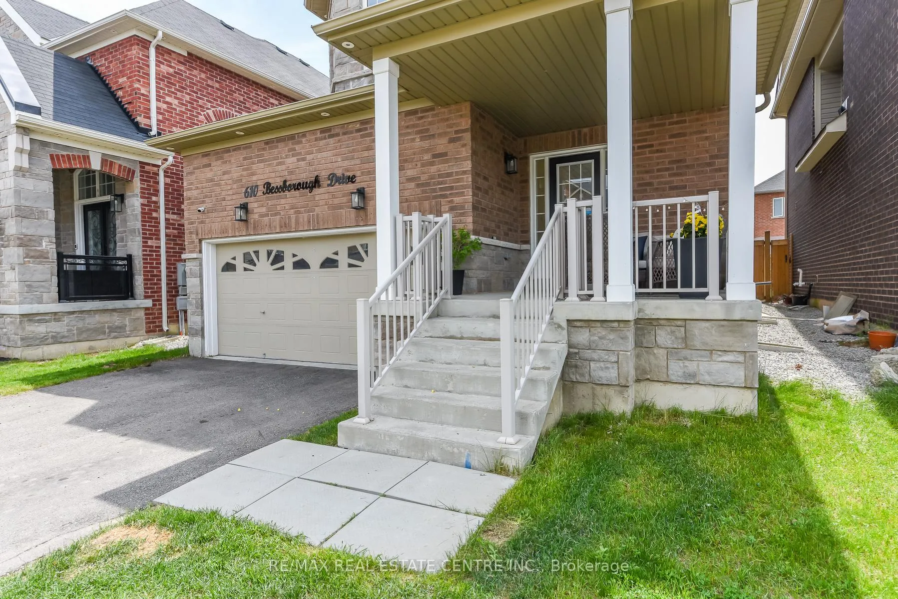 Photo 2 of 610 Bessborough Drive W, Milton, Harrison — HOMEH