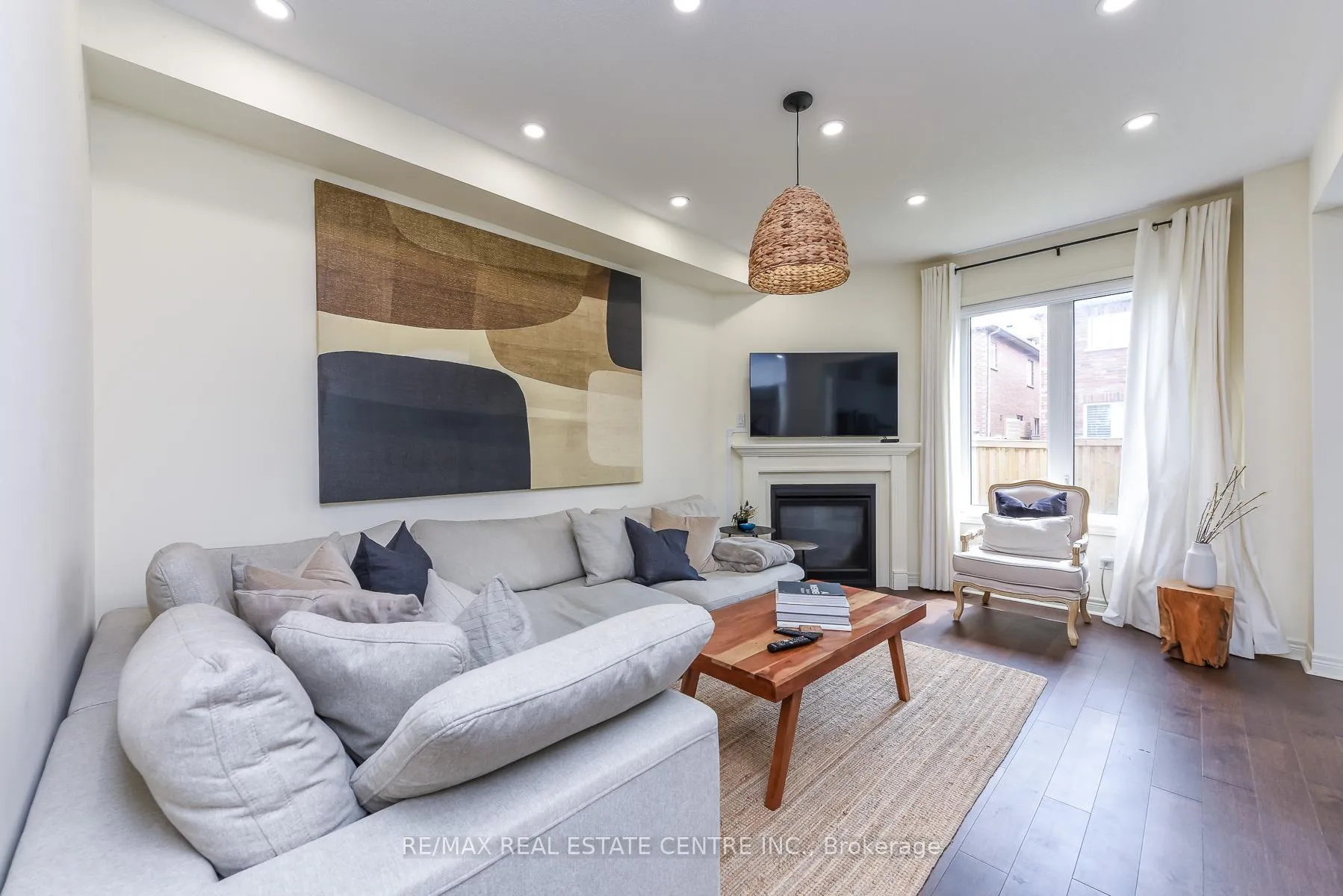 Photo 13 of 610 Bessborough Drive W, Milton, Harrison — HOMEH