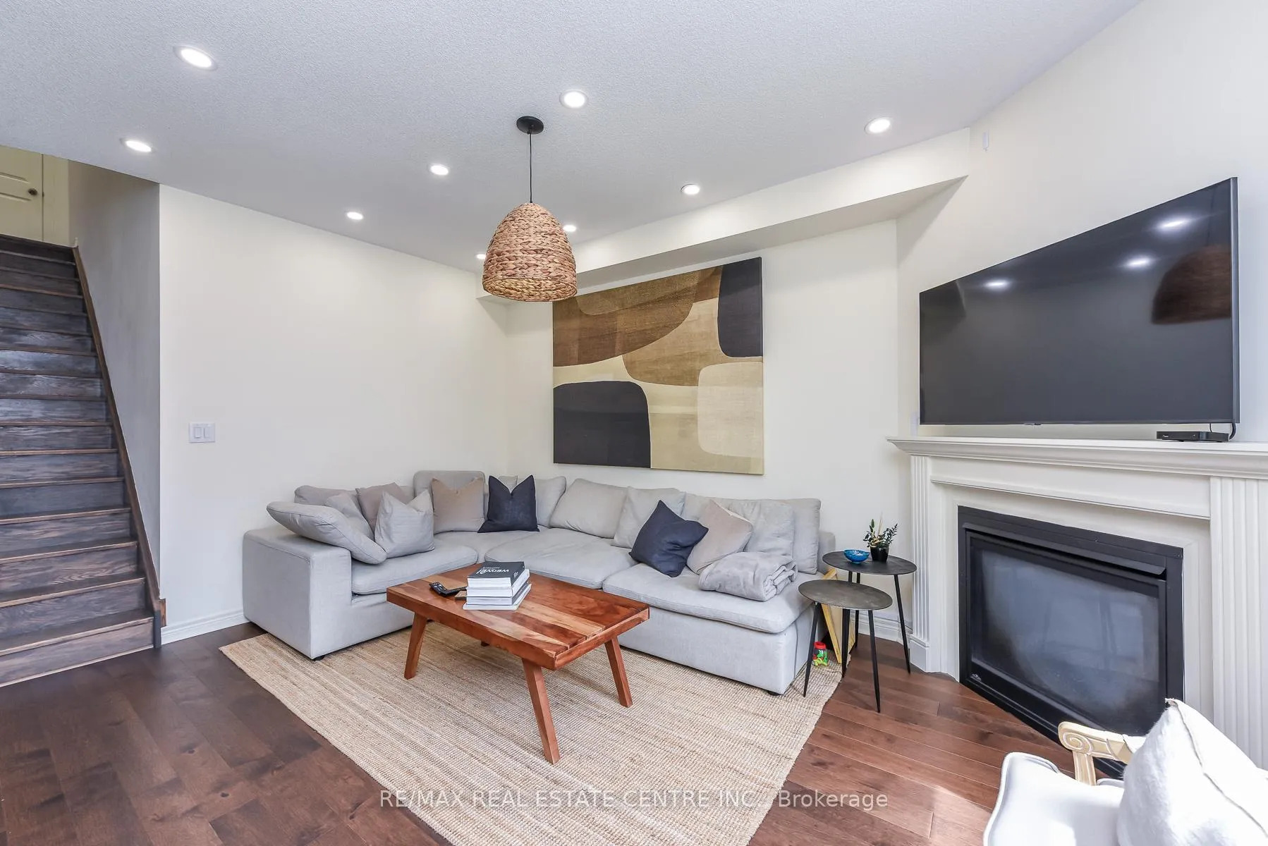 Photo 14 of 610 Bessborough Drive W, Milton, Harrison — HOMEH