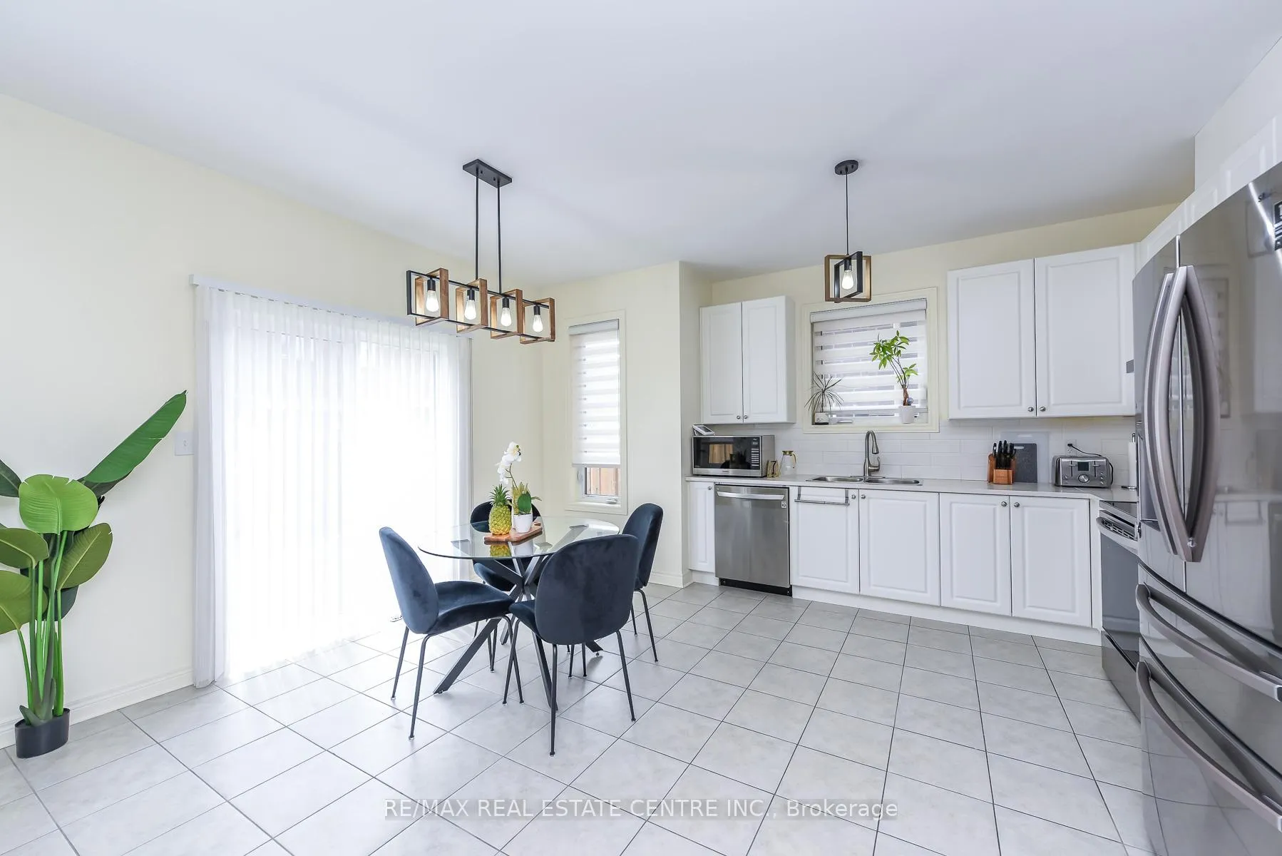 Photo 16 of 610 Bessborough Drive W, Milton, Harrison — HOMEH