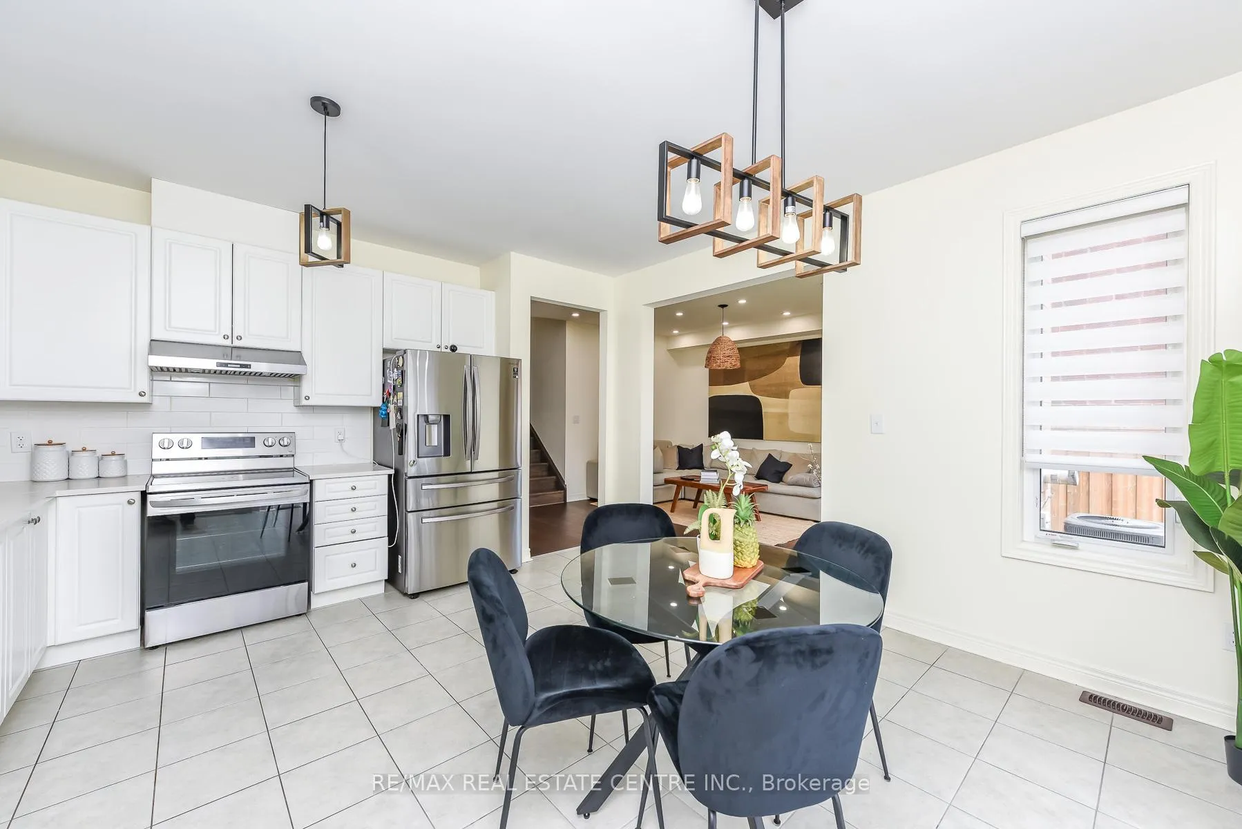 Photo 20 of 610 Bessborough Drive W, Milton, Harrison — HOMEH