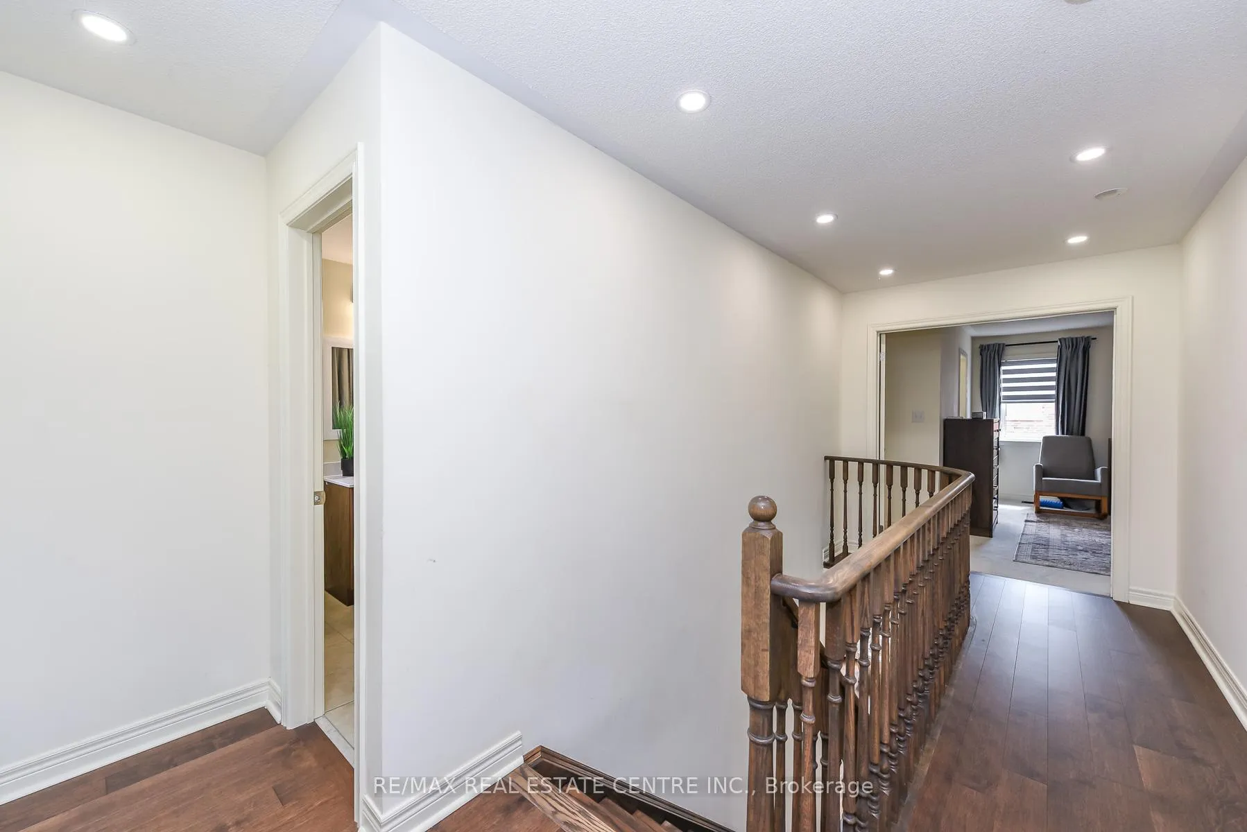 Photo 23 of 610 Bessborough Drive W, Milton, Harrison — HOMEH